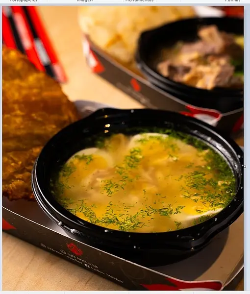 Consomé De Pollo